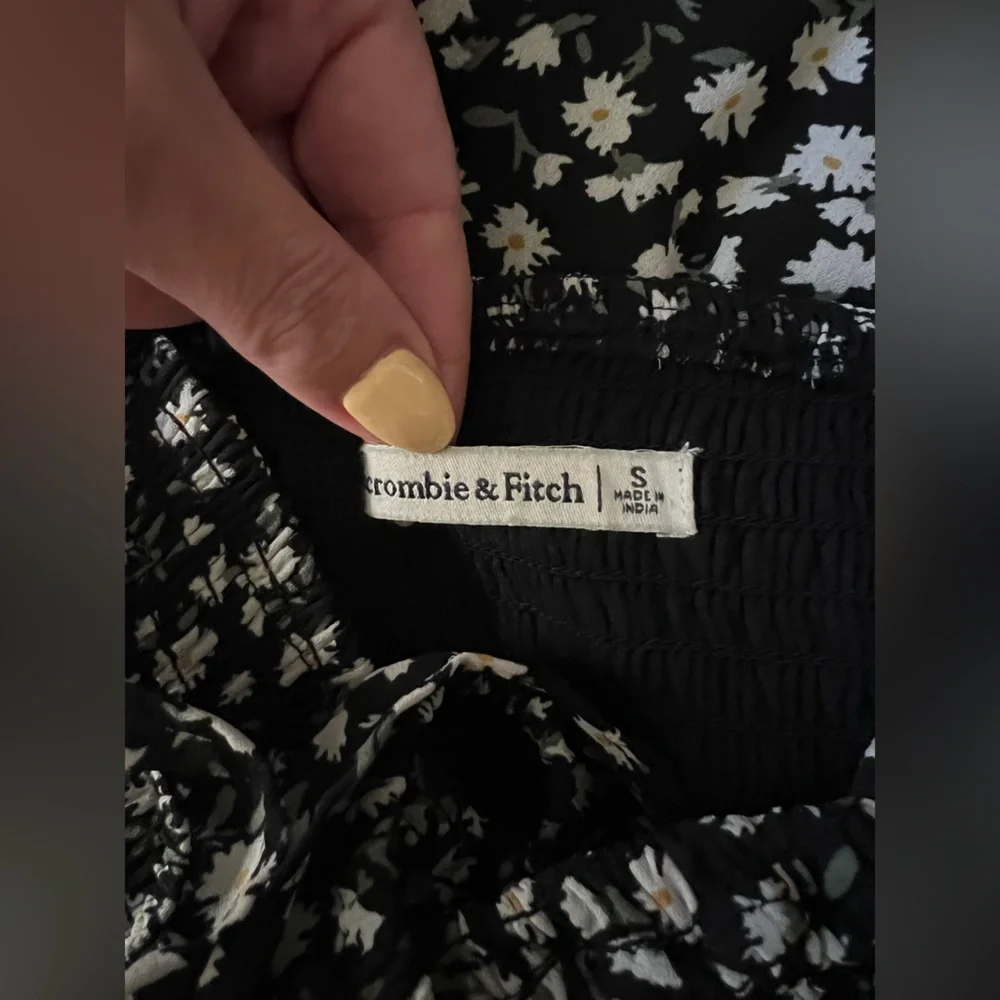 Abercrombie & Fitch Black and White Floral Midi Dress Small - Picture 5 of 5
